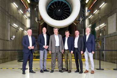 Ministerpräsident Dr. Markus Söder gratuliert MTU Aero Engines
